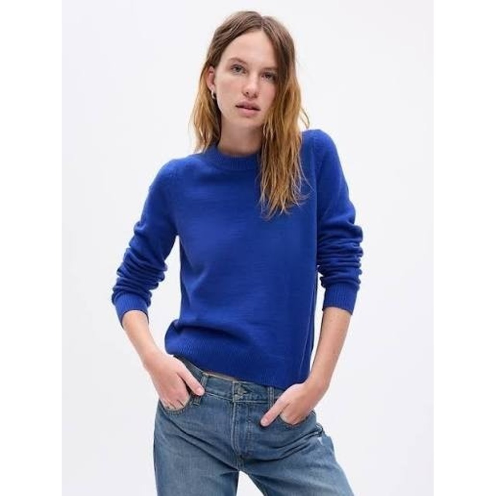 GAP Sweater Cashsoft Crew M Blue Rolling Bay Casual Long Sleeve Cashmere Like